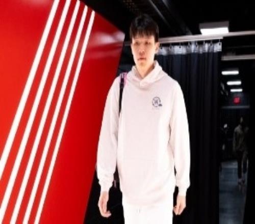 開(kāi)拓者眾將入場(chǎng)穿搭：全員各種風(fēng)格全覆蓋誰(shuí)才是波特蘭最靚的仔