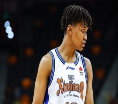 媒體人：新疆陷入低谷但6人入選短訓(xùn)隊能入郭導(dǎo)法眼潛力值得期待