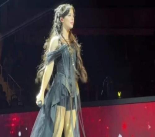 太有儀式感了！博主分享T1主場動態(tài)：選手在LegendsNeverDie歌聲中出場