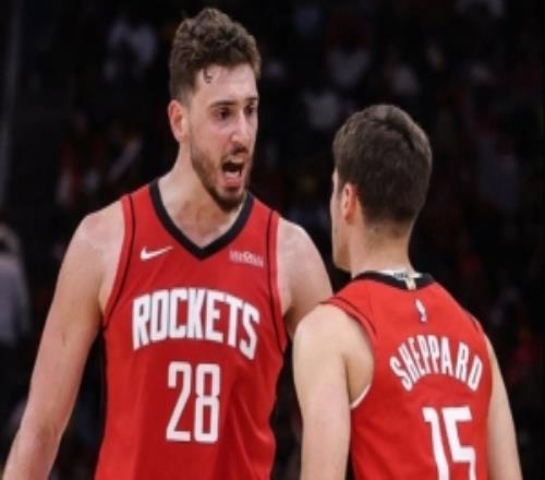 火箭首發五人得分均15+隊史季后賽自1997年西部半決賽以來首次