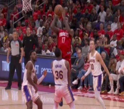 看家本領！斯瑪特造成伊森進攻犯規后者個人累計4犯