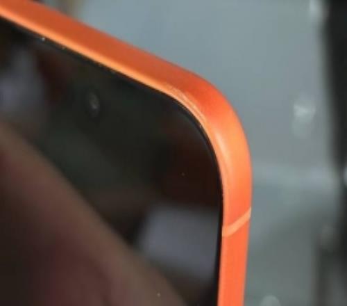 戴殼沒(méi)用！博主吐槽：iPhone17ProMax鋁殼不耐用外觀壽命低