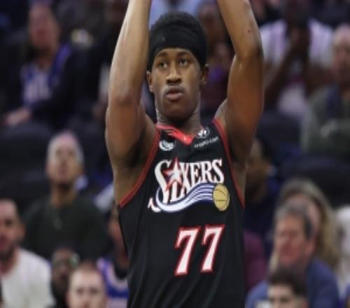 還是得慢慢練！埃奇庫姆出戰(zhàn)36分鐘9中2&三分4中0有5犯規(guī)