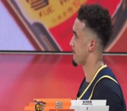 賠了夫人又折兵！麥考爾被吹防守犯規奎因抱怨判罰又吃到1T