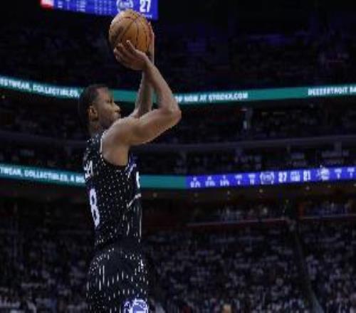 扣翻杜倫太炫了！凱恩出戰24分鐘8中4拿到8分9板&3前場板