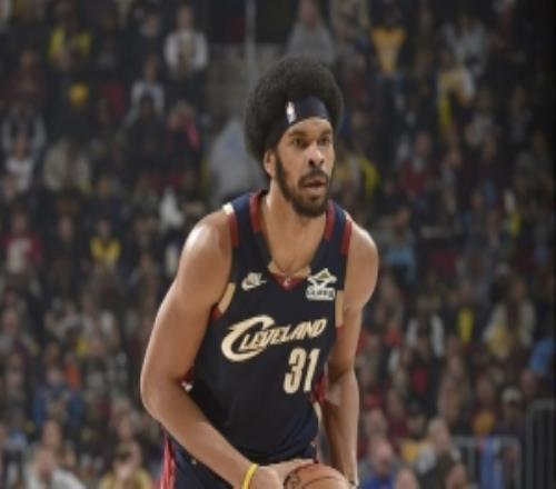 追夢(mèng)：阿倫一到季后賽就像換了個(gè)人真是太軟了被博伊爾斯隨便打