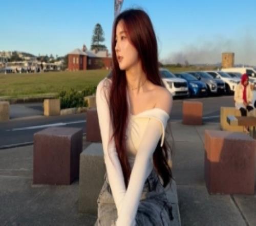 前LPL英文流解說Kitty曬照：曬曬太陽