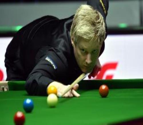 尼爾羅伯遜：下午我在公寓開電視同時(shí)看兩場(chǎng)比賽，我熱愛斯諾克