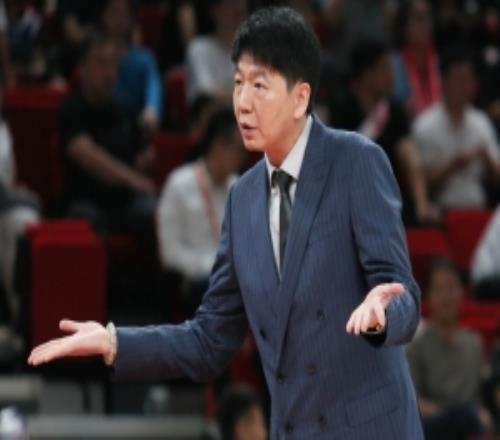 媒體人：山東留瓊斯裁斯蒂爾這一迷之操作我到現(xiàn)在也沒有想明白