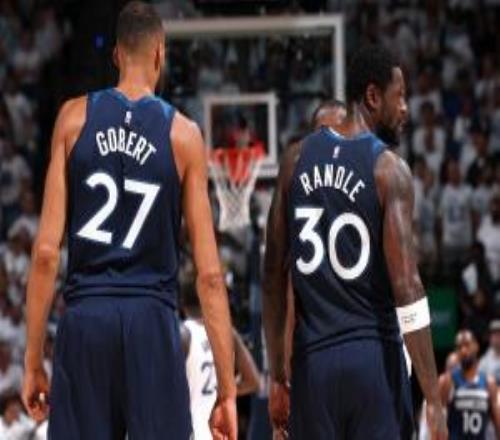 這可不好贏?。∩掷鞘坠?jié)已送9次失誤比掘金多7次