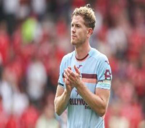 科林斯談不敵曼聯(lián)：很難接受這樣的結果，我們創(chuàng)造了很多機會