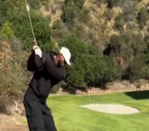 風和日麗！詹姆斯曬打高爾夫集錦：我的避風港一起來打一洞吧