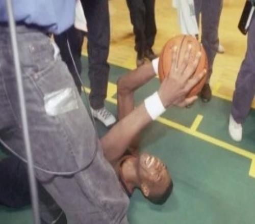 歷史黑八戲碼都有啥穆大叔經典抱球羅斯受傷隕落JB逆天改命