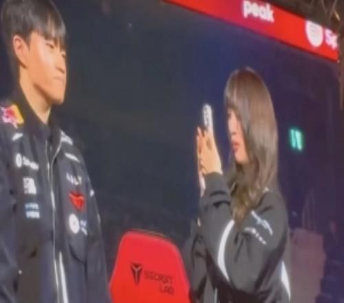 國內知名T1博主因互動不當行為被狂噴：您是上去玩游戲不是去拍選手的