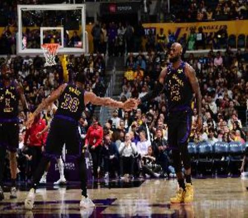 余華：詹姆斯G3帶隊(duì)逆轉(zhuǎn)看的我快流淚了烈士暮年壯心不已