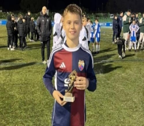 每體：12歲波蘭小將正式官宣加盟拉瑪西亞，將代表巴薩U13征戰