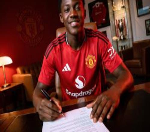 HereWeGo！羅馬諾：曼聯(lián)敲定與21歲梅努續(xù)約，新合同至2031年