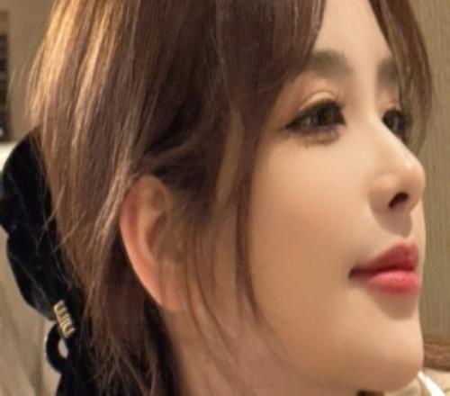 LPL解說Rita曬照：hi想聽句我想你了