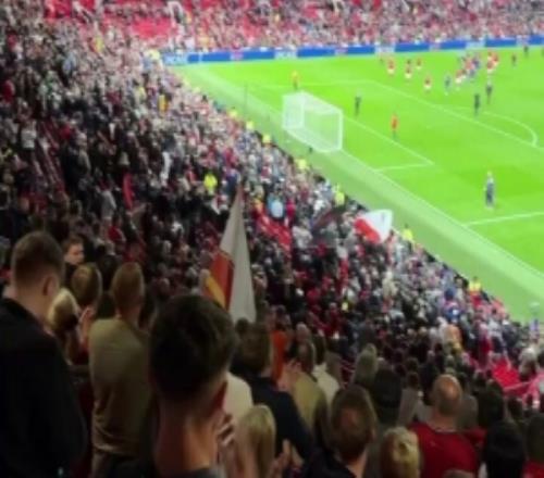 卡塞米羅當(dāng)選全場最佳，賽后曼聯(lián)球迷高喊：再留一年！