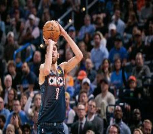 不止是防守！霍姆格倫首輪場均17.3分8.5板2帽接近180俱樂部