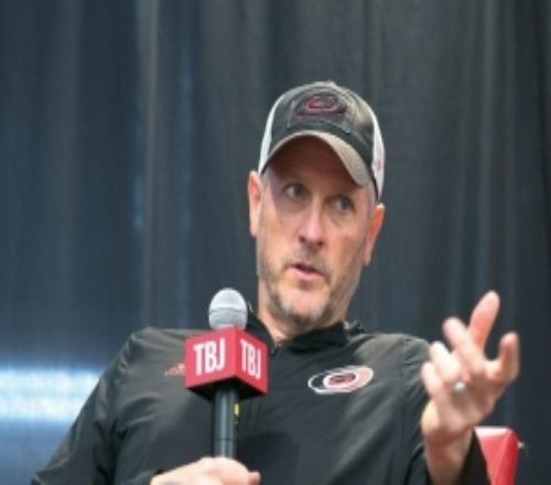 追夢：開拓者老板鄧頓無下限的摳門行為令人作嘔蕭華必須介入了