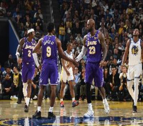 湖人本季獨(dú)特的賽前儀式老詹：這能讓隊(duì)友擁有歸屬感和默契