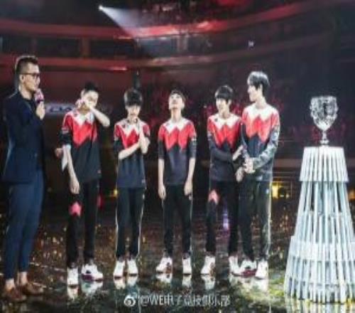 祖上榮光今日WE遭遇小場16連敗而9年前的今天WE奪得隊史LPL首冠