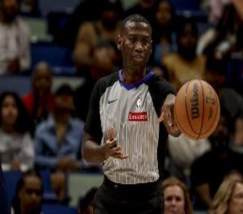 蕭華的愛醬季后賽3張球員罰單共計(jì)9w5裁判都是詹威！