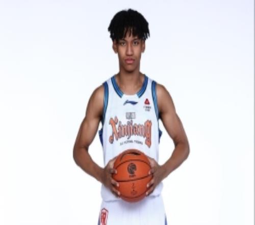 馮傲?xí)?60轉(zhuǎn)身+小風(fēng)車扣籃視頻：對(duì)周圍的一切都多點(diǎn)耐心