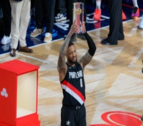 利拉德因左跟腱撕裂常規(guī)賽&季后賽沒打但拿下三分大賽冠軍