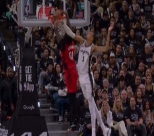 勢不可擋！西索科中路突擊不懼文班暴扣打2+1&裁判回看沒升級