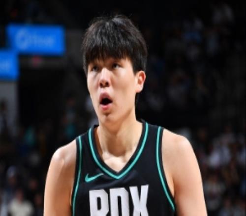 媒體人：楊瀚森還不是一個(gè)合格的NBA輪換球員夏天要繼續(xù)提升自己