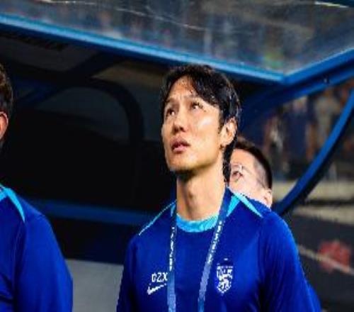 博主：鄧卓翔結(jié)束英國學(xué)習(xí)，希望學(xué)成歸來輔助莫拉提升球隊(duì)?wèi)?zhàn)術(shù)