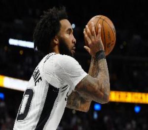 外線差距大！半場馬刺三分15投7中開拓者僅21中4