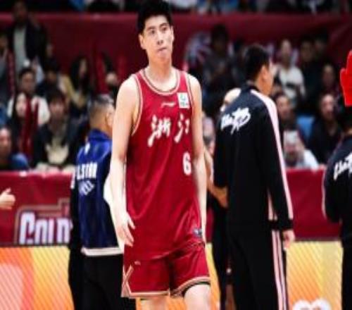 直播吧：程帥澎季后賽受傷提前退賽現(xiàn)已前往醫(yī)院對胳膊拍片