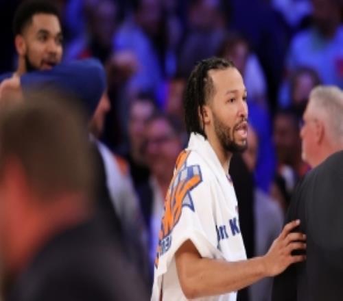 這太意外了！尼克斯隊史長達80年今天首次做到季后賽背靠背贏15+