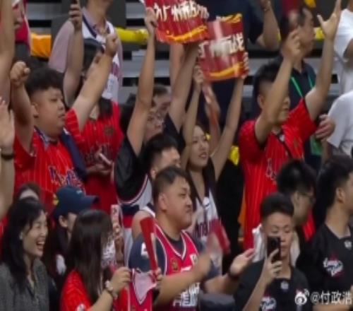 媒體人：比主場慘敗更能刺激宏遠的恐怕是主場被龍獅球迷所占領