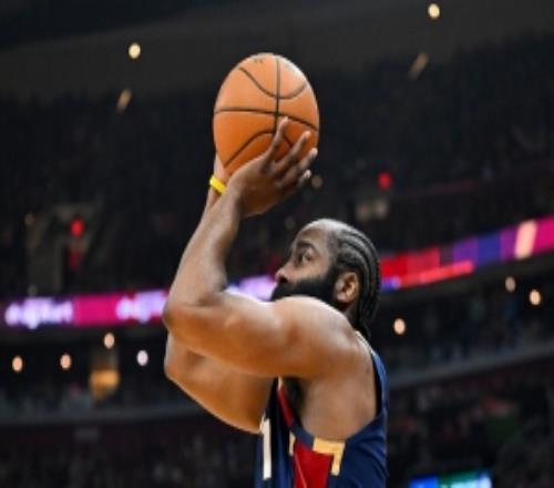 哈登生涯第1000場比賽命中多記三分歷史第二多僅次于庫里