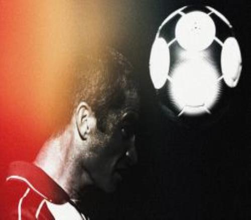 電訊報(bào)：已有明確證據(jù)證明頭球可能導(dǎo)致癡呆，但英足總?cè)詮?qiáng)硬否認(rèn)