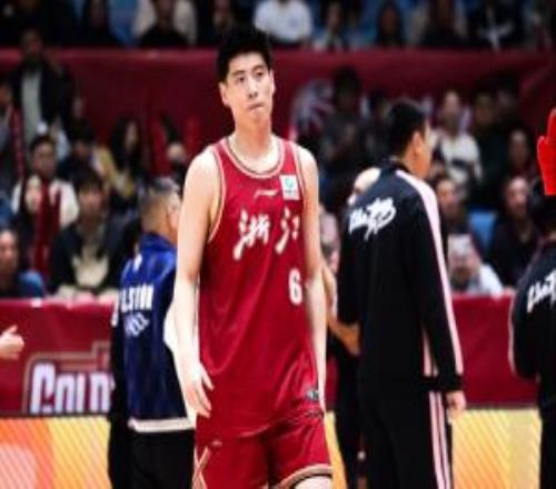 直播吧：程帥澎胳膊有點拉傷將根據(jù)其身體感覺確定傷情