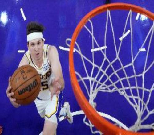 里夫斯：時(shí)隔許久重返賽場(chǎng)讓我起了一身雞皮疙瘩很有趣&球迷很棒