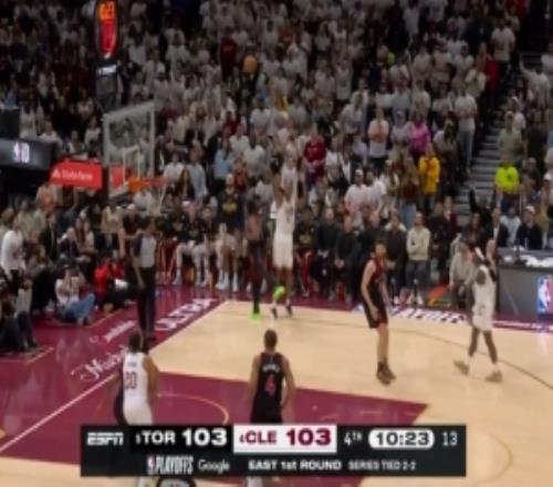 占得先機(jī)！泰森和莫布里相繼三分命中騎士完成反超