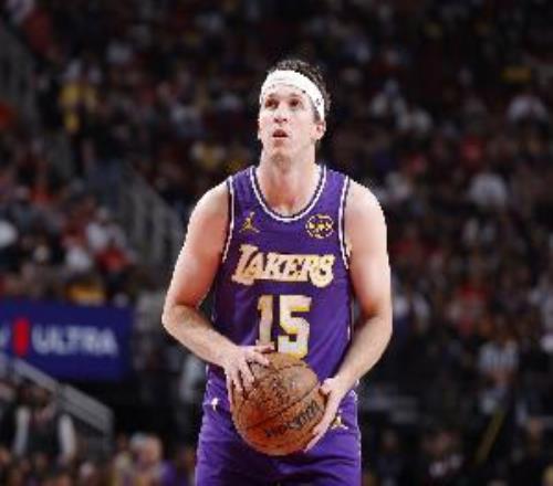 里夫斯4進球就22分上個季后賽4進球得到更多分的是22年杜蘭特