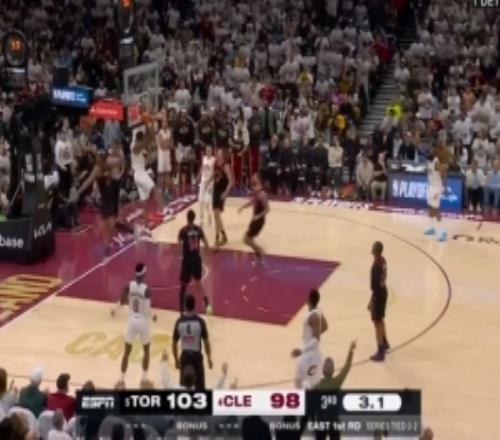 站出來了！莫布里突然發(fā)力內外開花連得5分幫助騎士迫近比分