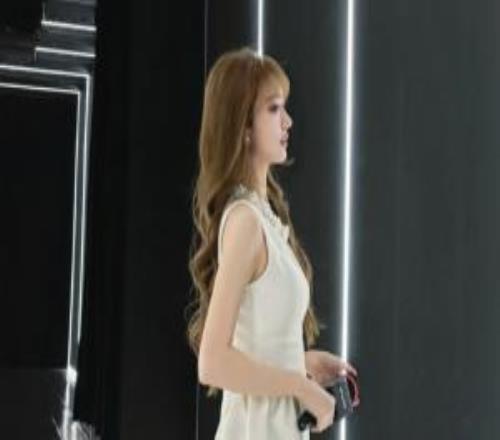 LPL女主持人Baobao曬照：四月碎片祝大家假期快樂哦