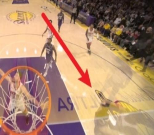 動(dòng)作不?。∫辽@下推倒里夫斯被吹一級(jí)惡意犯規(guī)