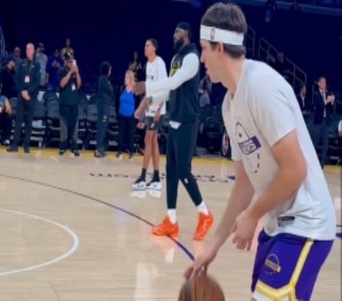 復(fù)出！里夫斯賽前熱身狀態(tài)不錯(cuò)左側(cè)45三分5投4中