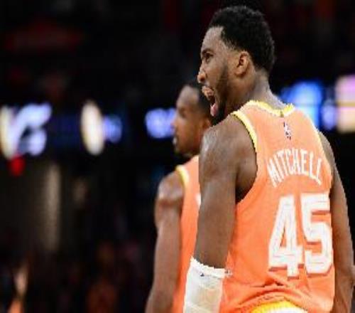 米切爾：莫布里為這些時(shí)刻做好準(zhǔn)備他下半場提供的火力極為重要