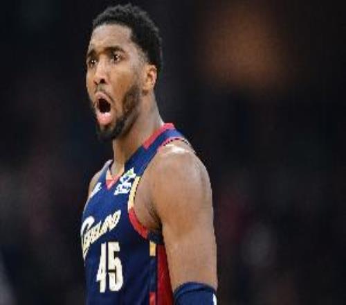 還需更穩(wěn)！米切爾17中7拿到19分5板3助1斷1帽末節(jié)2中0未得分