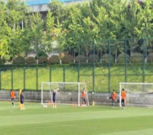 魯媒：王大雷復(fù)出參加泰山賽前合練，球隊(duì)陣容接近齊整